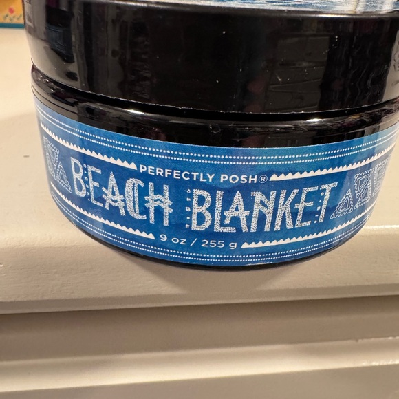 Perfectly Posh~Beach Blanket~Sugar Scrub~New and Sealed - Picture 4 of 4